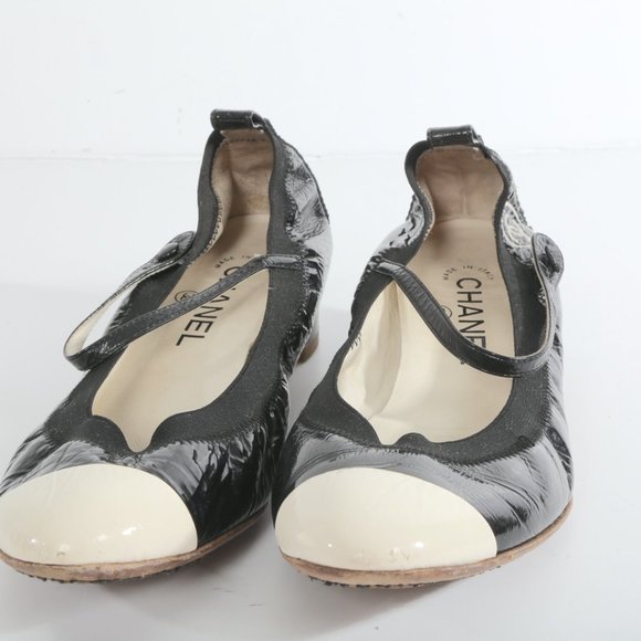 CHANEL CC Black Cap Toe Patent Leather Pumps - Picture 8 of 11